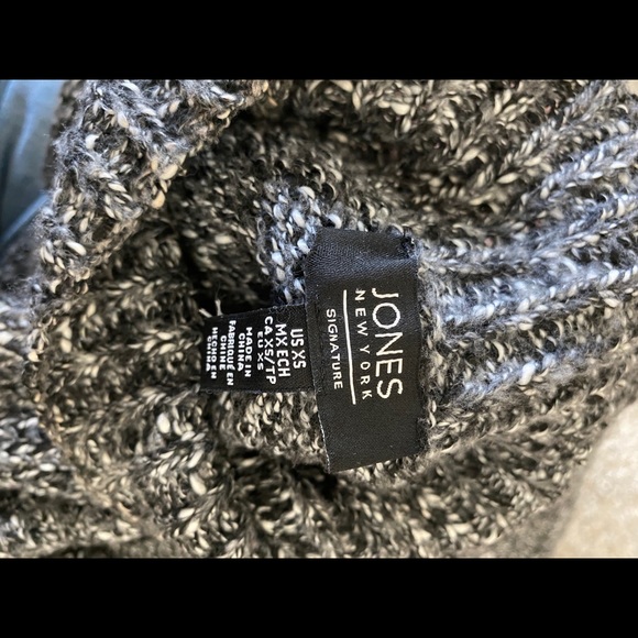 Grey Turtleneck Sweater - Picture 4 of 5